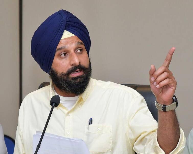 bikram singh majithia slams bhagwant mann on sgpc issue 