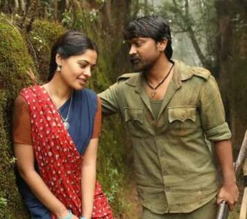 2012ம் ஆண்டு வெளியான கழுகு திரைப்படத்தின் மூலம் தமிழ் ரசிகர்கள் மத்தியில் பிரபலமானார்