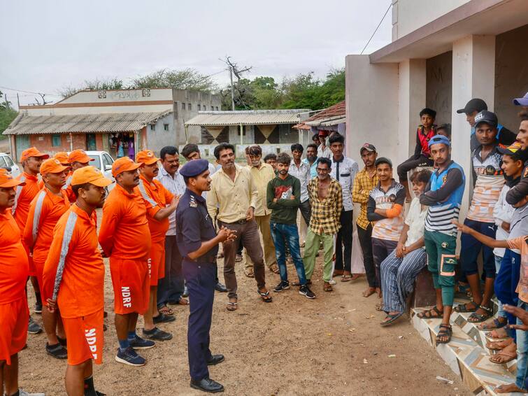 Cyclone Biparjoy Gujarat PM Narendra Modi Takes Stock Of Preparations Orange Alert Coastal Areas Trains Cancelled Cyclone Biparjoy: Red Alert In Saurashtra, Kutch, Mandvi Sees Strong Winds, Over 100 Trains Hit—Top Updates