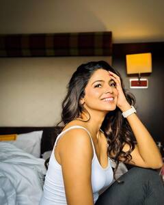 Pooja Sawant: पूजाच्या फोटोवर खिळल्या चाहत्यांच्या नजरा; नेटकरी म्हणतात, 'अधीर मन झाले'