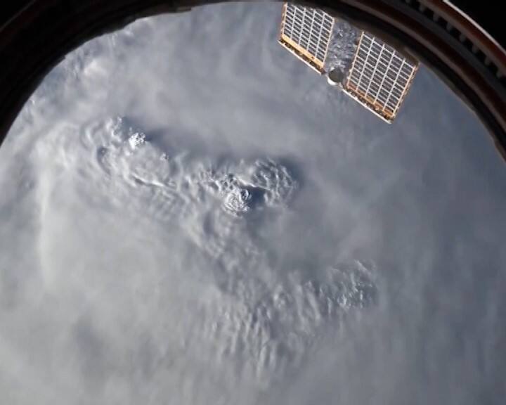 Cyclone : UAE Astronaut Shares Breathtaking Footage of Cyclone Biparjoy from the International Space Station! Cyclone : બિપરજોયનો ક્યારેય ના જોવાયેલો નજારો, 400Km આકાશમાંથી દેખાયો શ્વાસ થંભાવી દેતો Video