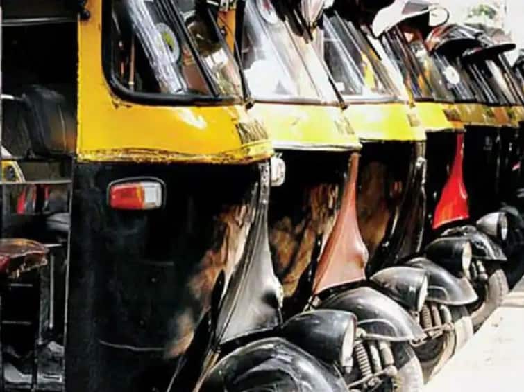 Mumbai Crime News youngster grab auto rickshaw thief with help his friends not depend on Mumbai police Mumbai Crime: चोराने भरदुपारी धमकी देत रिक्षा चोरली..पोरानं पोलिसांवर विसंबून राहण्यापेक्षा स्वत: चोराला शोधलं अन्...