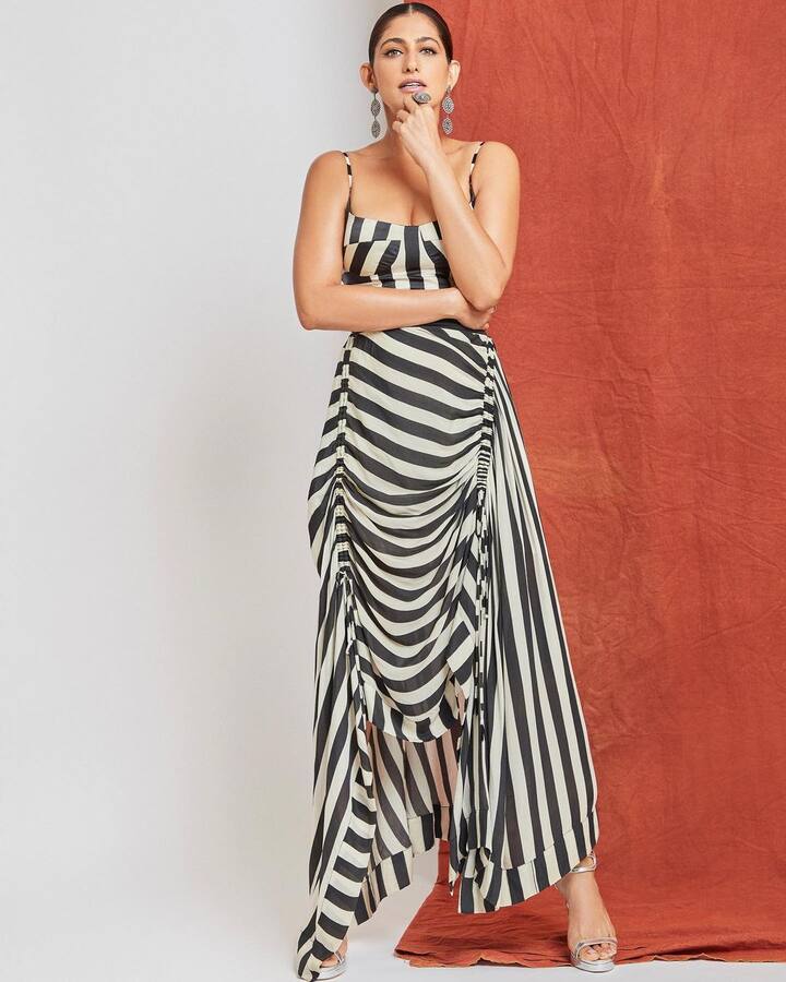 कुब्रा ने बताया कि एक सीन के दौरान उन्हें एक दो नहीं बल्कि 7 टेक देने पड़े थे. उस सीन को करने में हमारा पूरा दिन निकल गया था औऱ कई घंटो तक सीन करने की वजह से मेरी हालत बहुत खराब हो गई थी. इसलिए मैं सेट पर ही जोर-जोर से रोने लगी. जिसके बाद नवाज और अनुराग कश्यप ने मुझे संभाला.