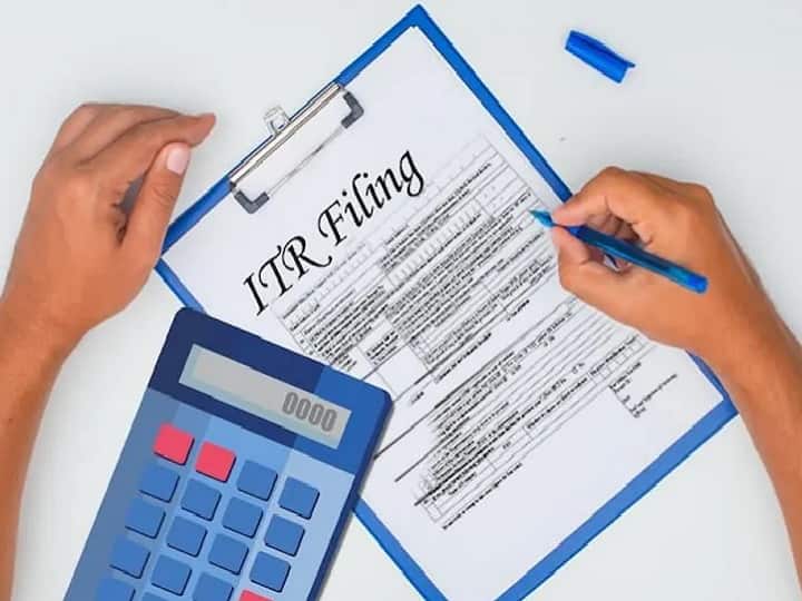 income tax return filing with more than one form 16 know whole process of this Multiple Form 16: एक से ज्यादा हो फॉर्म-16 तो कैसे भरें इनकम टैक्स रिटर्न? यहां जानिए आसान समाधान