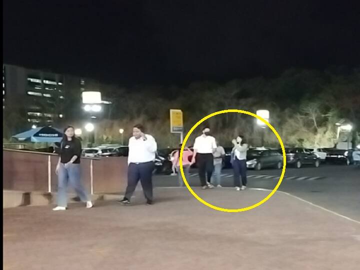 वैसे ये पहली बार नहीं है जब नव्या और सिद्धांत का साथ में स्पॉट किया गया हो. इससे पहले दोनों को एयरपोर्ट पर स्पॉट किया गया था.