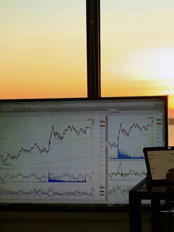 27 పైసలు బలపడ్డ రూపాయి!