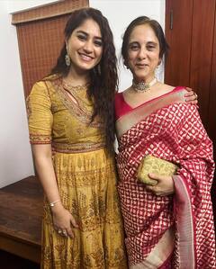 Aamir Khan Celebrates Mother Zeenat Hussain’s 89th Birthday, Kiran Rao And Ira Khan Attend - See Pics