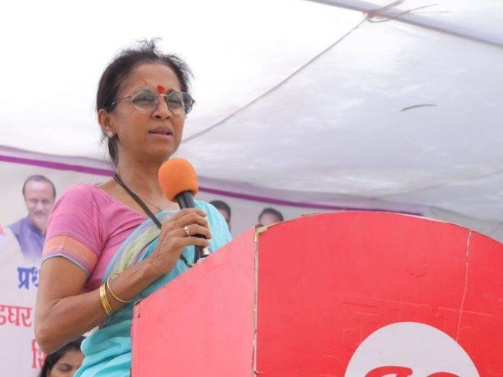 राष्ट्रवादी कांग्रेस पार्टी की कार्यकारी अध्यक्ष सुप्रिया सुले ने कहा कि मेरे समझ नहीं आया कि सर्वे का सैंपल साइज क्या है. उन्होंने कहा, ''मैं उस शुभचिंतक की तलाश में हूं जिसने अखबारों में करोड़ों रुपये के विज्ञापन दिए. मुझे लगता है कि आज का डिजाइन (नई ऐड) दिल्ली से आया है.