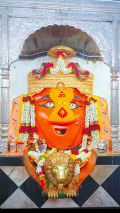 Nanded News:  माहूरच्या रेणुका मातेला भक्तांनी दिलं भरभरून दान, दानपेटीत एका महिन्यात तब्बल 22 लाख रुपयांचा ऐवज जमा