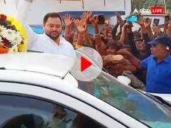 गाड़ी से निकले तेजस्वी यादव... लोग बोलने लगे- मोदी... मोदी... मोदी, बाबा बागेश्वर के समर्थन में भी लगा नारा