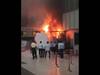 Kolkata Airport Fire: கொல்கத்தா சர்வதேச விமான நிலையத்தில் திடீர் தீ விபத்து.. பதறிய பயணிகள்... விரைந்த தீயணைப்பு வீரர்கள்..