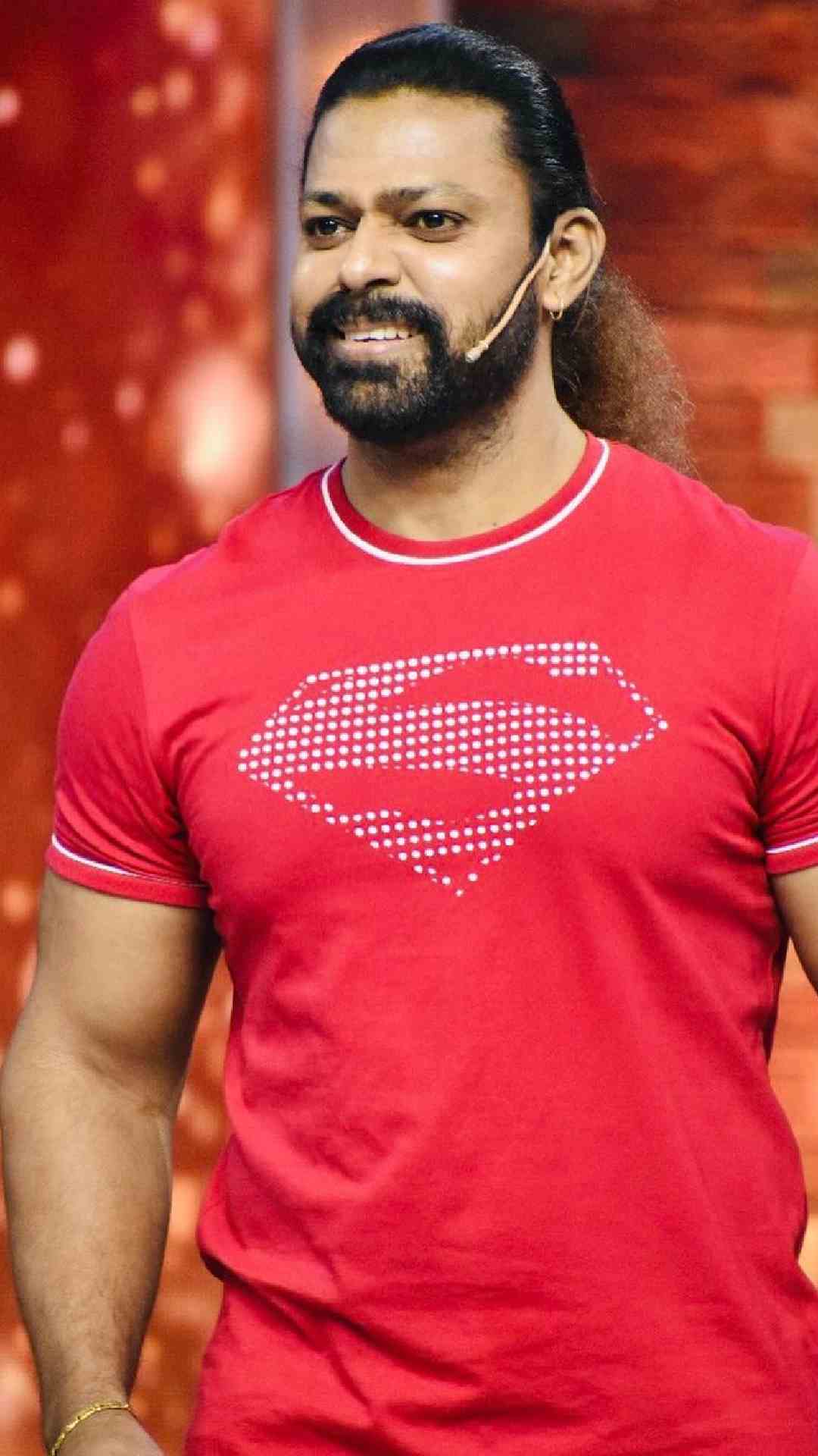 लेकिन आज हम एक्टर के एजुकेशन के बारे में जानेंगे
