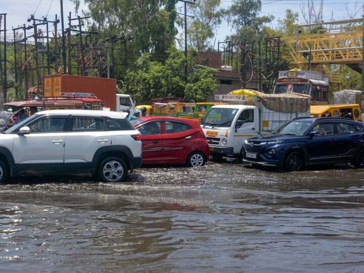 UP Weather Update 15 June 2023 Cyclone Biparjoy affect in UP rain and thunderstorm in 20 districts Cyclone Biparjoy in UP: चक्रवात बिपारजॉय का यूपी में हो सकता है असर, आज 20 जिलों में बारिश और आंधी के आसार