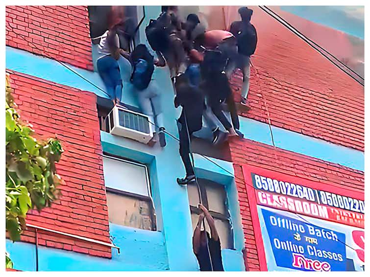 Delhi Mukherjee Nagar Fire 61 people admitted 3 hospitals for treatment around 50 discharged know details Delhi: Fire In Electric Meters At Coaching Centre Led To Blaze, 50 Of 61 Injured Students Discharged