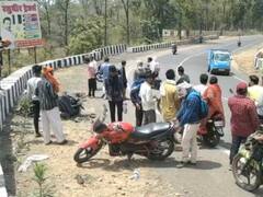 मनेन्द्रगढ में खतरनाक रोड एक्सीडेंट, तेज रफ्तार बस ने स्कूटी को रौंदा, तीन लोगों की दर्दनाक मौत