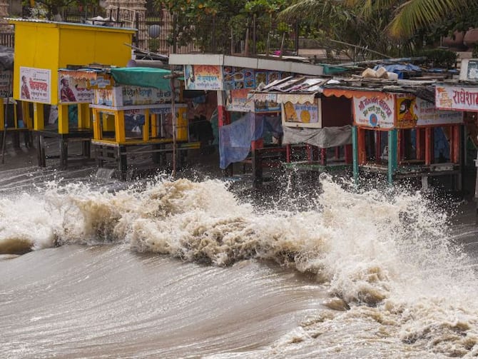 Biparjoy Cyclone Updates India Meteorological Department DG Mritunjay  Mohapatra Told About Cyclone Biparjoy Weaken | Cyclone Biparjoy Photos: कब  कमजोर पड़ जाएगा चक्रवात बिपरजॉय? मौसम विभाग ने बताया