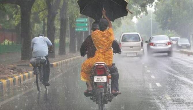 Learn Punjabi - Punjabi has words for different types of rainfall : ਤਰੌਂਕਾ  Taraunka - Drizzle ਵਾਛੜ Vaashad - Downpour ਝੰਬ Jhamb - rain falling aslant  due to wind ਝਾਂਜਾ Jhaanja 