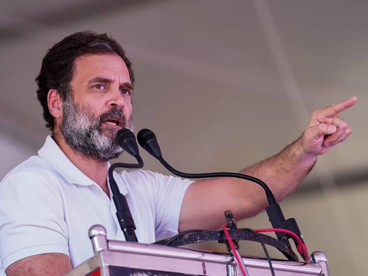 Manipur Violence: मणिपुर के हालात पर राहुल गांधी का बीजेपी पर निशाना, बोले- नफरत के बाजार... Rahul Gandhi Says BJP politics of hatred burnt Manipur for over 40 days leaving more than hundred people dead Manipur Violence: मणिपुर के हालात पर राहुल गांधी का बीजेपी पर निशाना, बोले- नफरत के बाजार...