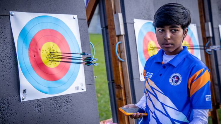 Archery World Cup: Aditi Gopichand sets new under 18 world record Archery World Cup: অনূর্ধ্ব ১৮ তিরন্দাজিতে নতুন ইতিহাস লিখল অদিতি