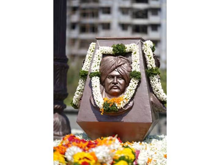 21 जून रोजी श्रीराम पवार यांचे ‘रशिया-युक्रेन युद्ध व त्याचे परिणाम’ या विषयावरील व्याख्यानाने या व्याख्यानमालेला सुरवात होणार असल्याची माहिती जिल्हाधिकारी राहुल रेखावार यांनी दिली.