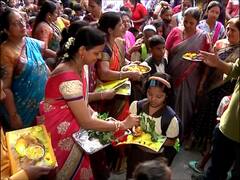 स्कूल चले हम! राज्यभरातील शाळा आजपासून सुरू; कुठे गुलाबाची फुलं देऊन, तर कुठे औक्षण करुन विद्यार्थ्यांचं स्वागत