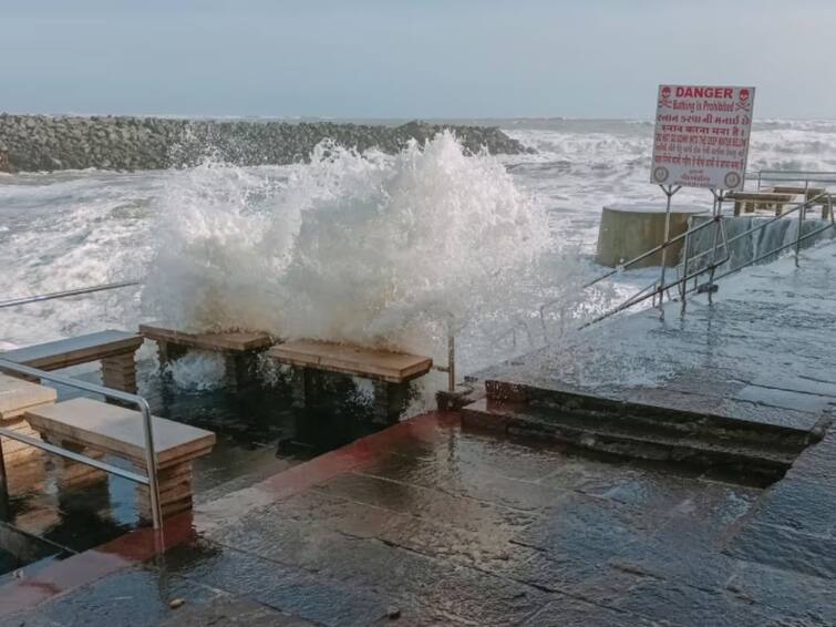 Cyclone Biparjoy Biparjoy will hit this place, the sound of the wind scares before the storm Cyclone Biparjoy: స్పీడ్‌ పెంచిన బిపార్‌జాయ్, చెవులకు చిల్లులు పడేలా ఈదురు గాలులు - వణికిపోతున్న ప్రజలు