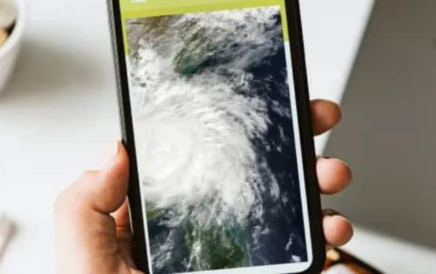 Cyclone Tracker : Tech Guide Track Cyclone Biparjoy With Smartphone In Realtime Cyclone Tracker : સ્માર્ટફોનમાં પણ ટ્રેક કરી શકો છો બિપરજોય ચક્રવાત, જાણો ટ્રીક