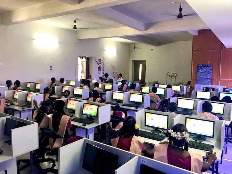 selected class 11 students admission in TN govt model schools Detail Model School Admission: தேர்ந்தெடுக்கப்பட்ட 11ஆம் வகுப்பு மாணவர்களை மாதிரிப் பள்ளிகளில் சேர்க்க உத்தரவு விவரம்