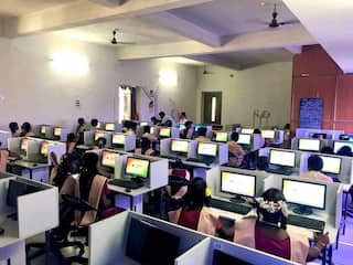 Model School Admission: தேர்ந்தெடுக்கப்பட்ட 11ஆம் வகுப்பு மாணவர்களை மாதிரிப் பள்ளிகளில் சேர்க்க உத்தரவு; விவரம்