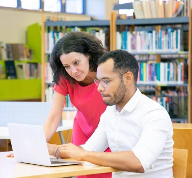 ਜੀ ਹਾਂ, ਵਿਦਿਆਰਥੀਆਂ ਨੂੰ ਵਿਦੇਸ਼ਾਂ ਵਿੱਚ ਪੜ੍ਹਾਈ ਕਰਨ ਲਈ ਵੱਖ-ਵੱਖ ਸਰਕਾਰੀ ਸਕੀਮਾਂ ਦੀ ਮਦਦ ਮਿਲਦੀ ਹੈ। ਇਸ ਦੇ ਨਾਲ, ਜੇਕਰ GRE, GMAT, SAT, MCAT ਤੇ LSAT ਵਿੱਚ ਤੁਹਾਡੇ ਪ੍ਰੀਖਿਆ ਸਕੋਰ ਚੰਗੇ ਹਨ, ਤਾਂ ਤੁਹਾਨੂੰ ਵਿਦੇਸ਼ੀ ਯੂਨੀਵਰਸਿਟੀਆਂ ਤੋਂ ਬਹੁਤ ਸਾਰੀਆਂ ਗ੍ਰਾਂਟਾਂ ਵੀ ਮਿਲਦੀਆਂ ਹਨ। ਹਾਲਾਂਕਿ, ਤੁਹਾਨੂੰ ਕਿਸ ਸਕਾਲਰਸ਼ਿਪ ਲਈ ਅਪਲਾਈ ਕਰਨਾ ਚਾਹੀਦਾ ਹੈ ਤੇ ਇਹ ਕਿਵੇਂ ਕਰਨਾ ਹੈ, ਕਿਸੇ ਮਾਹਰ ਤੋਂ ਸਲਾਹ ਲੈਣੀ ਚਾਹੀਦੀ ਹੈ।