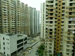 Noida News: 'लुंगी और नाइटी पहनकर न निकलें घर से बाहर', ग्रेटर नोएडा की इस सोसाइटी ने जारी किया फरमान