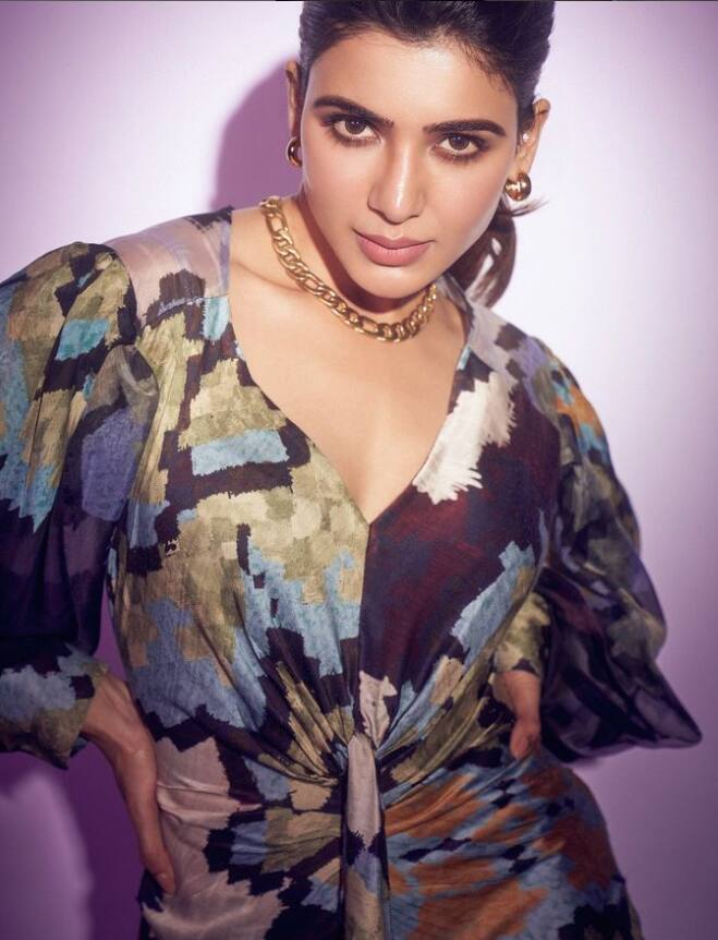 இந்த வெப் சிரீஸில் நடிப்பதற்காக சமந்தா 10 கோடி ரூபாய் சம்பளம் கேட்டுள்ளதாக தகவல் வெளியாகியுள்ளது. ஹாலிவுட்டின் சிட்டாடலில் நடித்த பிரியங்கா சோப்ரா, கதாநாயகனுக்கு இணையான சம்பளத்தை வாங்கினார் என்பது குறிப்பிடத்தக்கது.