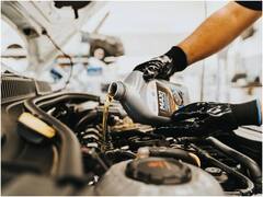 कब बदलवाना चाहिए बाइक का इंजन ऑयल, इस तरह से मिलते हैं संकेत 