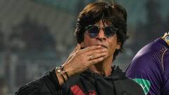 শাহরুখের গালে অতর্কিতে চুম্বন, তরুণীর ওপর চটলেন অনুরাগীরা