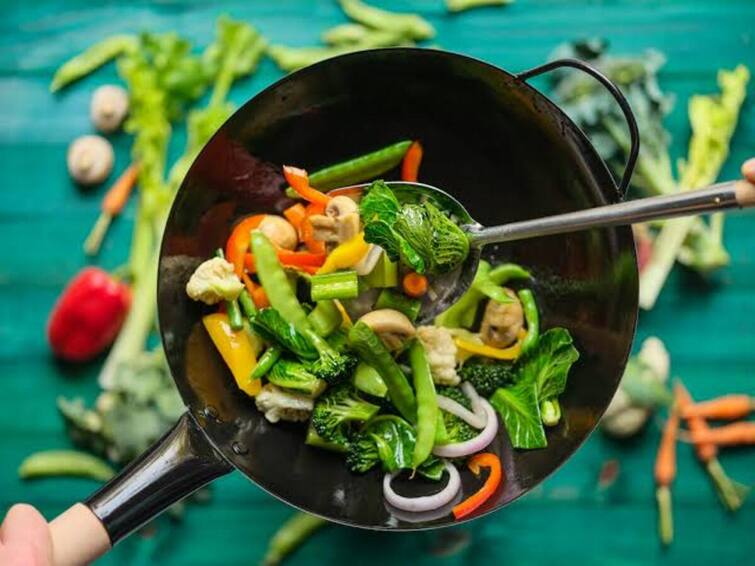 Is cooking like this dangerous to health 5 cooking methods to avoid Health Tips: இப்படியெல்லாம் சமைக்குறது உடல்நலத்திற்கு ஆபத்தா? தவிர்க்க வேண்டிய 5 சமையல் முறைகள்..!