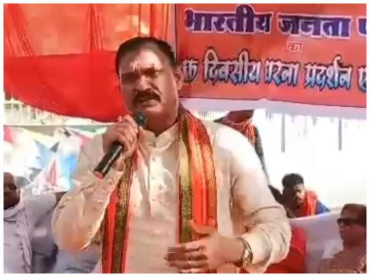 BJP leader Shyam Bihari Jaiswal reacted on Manendragarh Congress MLA Dr. Vinay Jaiswal statement ann Watch: 'झाड़ू से नगर पालिका कर्मचारियों को नहीं आपको...', कांग्रेस विधायक के बयान पर विपक्ष हुआ हमलावर