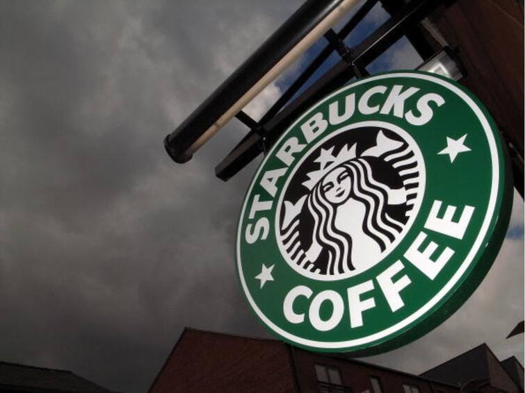 starbucks coffee recipe starbucks employee leaks coffee recipe on social media see viral post Starbucks: स्टारबक्सने कामावरुन काढलं; कर्मचाऱ्याने रागाच्या भरात सिक्रेट रेसिपी केल्या जगजाहीर