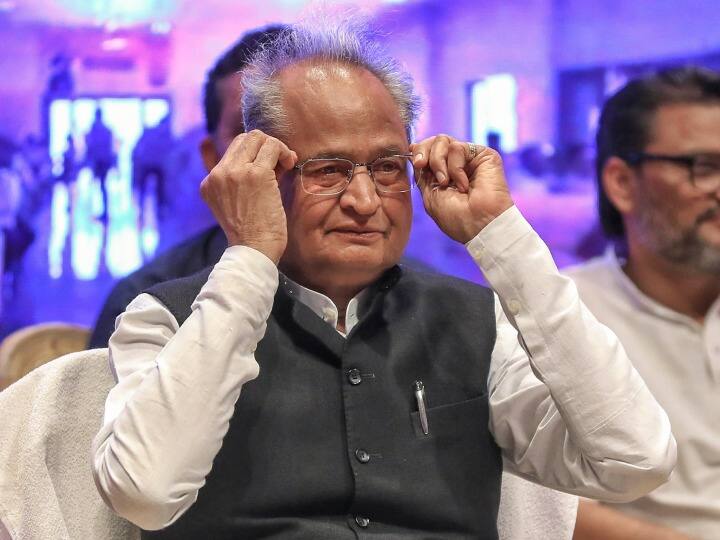 Rajasthan Assembly Elections 2023 Ashok Gehlot comment on candidates ticket distribution Rajasthan: क्या राजस्थान में कांग्रेस के कई मौजूदा विधायक हार रहे चुनाव? CM गहलोत ने दिया ऐसा बयान