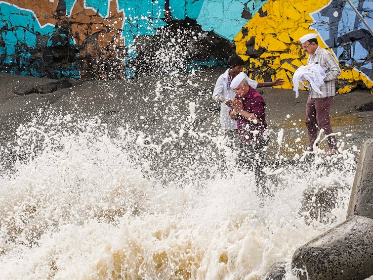 Cyclone Biparjoy: High Tidal Waves Seen At Worli Sea Face, Marine Lines In Mumbai — WATCH