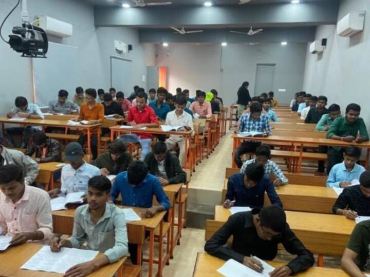 210 children of residential school attempted in NEET exam 39 children qualified in the exam Ann Chhattisgarh News : नीट परीक्षा में आवासीय विद्यालय के 210 बच्चों ने किया परीक्षा में क्वालीफाई, 39 बच्चों का एमबीबीएस में प्रवेश संभावित