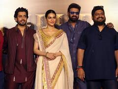 Adipurush: ‘આદિપુરુષ’ના સ્ક્રીનિંગમાં કૃતિ સેનન કોની સાથે પહોંચી ? કોણ કોણ પડ્યું નજરે