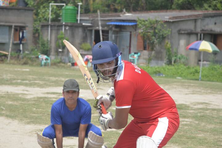 দুর্জয় ও চাঁদ দল তৈরি করতে শুরু করে। কিন্তু চাঁদের দলের বিরুদ্ধে মল্লিকার সাহায্যে প্লট সাজাতে শুরু করে দুর্জয়।