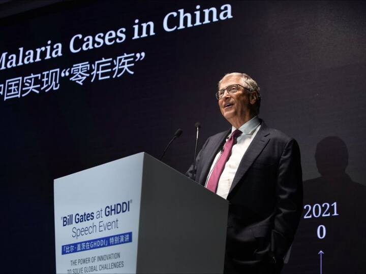 Xi told Gates that the foundation of Sino-US relations lies in the people. Gates told Xi he was 'very honoured' to meet the Chinese president. (Image: Twitter/Gates Foundation)