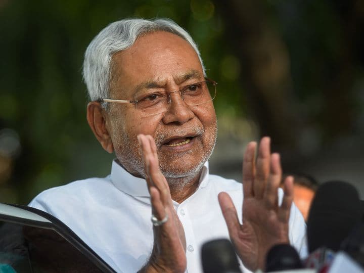 Why Speculation Lok Sabha election 2024 be held earlier Nitish Kumar Claim 3 Factor abpp लोकसभा चुनाव पहले होने की क्यों लग रही अटकलें, नीतीश कुमार के दावे के पीछे के 3 फैक्टर को जानिए