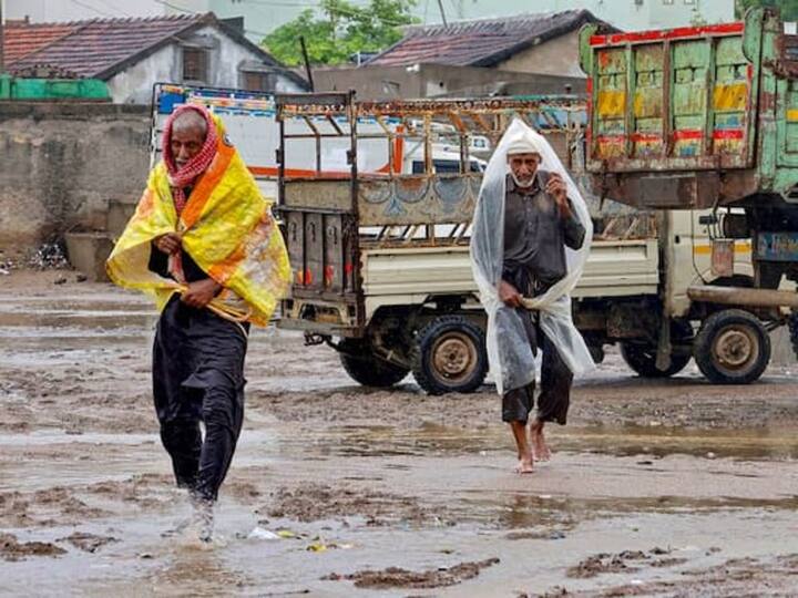 Biparjoy Cyclone Update: એનડીઆરએફ અને એસડીઆરએફ ઉપરાંત, આર્મી, એરફોર્સ, નેવી અને બીએસએફના જવાનોને પણ વાવાઝોડું બિપરજોયને ધ્યાનમાં રાખીને રાહત અને બચાવ કાર્ય માટે તૈનાત કરવામાં આવ્યા છે.