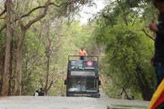 Salman Khan Pics: ਵੈਨਿਟੀ ਵੈਨ ‘ਤੇ ਚੜ੍ਹ ਕੇ Bigg Boss OTT 2 ਦੇ ਲਾਂਚ ‘ਚ ਪਹੁੰਚੇ ਸਲਮਾਨ ਖ਼ਾਨ, ਦੇਖੋ ਤਸਵੀਰਾਂ