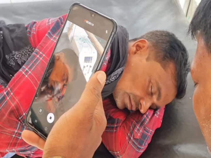 Supaul News: सुपौल में जमीन बेच कर कर्ज चुकाने जा रहा था शख्स, रास्ते में हथियार के बल पर बदमाशों ने लूट लिए रुपये Bihar Supaul Crime News Robbery of One And Half Lakh Rupees on Showing Arms Supaul News: सुपौल में जमीन बेच कर कर्ज चुकाने जा रहा था शख्स, रास्ते में हथियार के बल पर बदमाशों ने लूट लिए रुपये