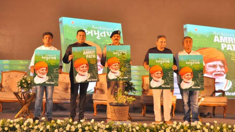 Greenman Viral Desai's book Architect of Amritpath released by Jay Vasavada and Commissioner Ajay Tomar ગ્રીનમેન વિરલ દેસાઈના પુસ્તક 'આર્કિટેક્ટ ઑફ અમૃતપથ'નું જય વસાવડા અને કમિશ્નર અજય તોમરના હાથે વિમોચન