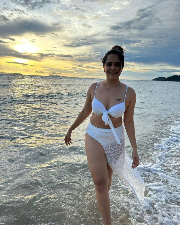 అనసూయ బికినీ ఫొటోలు