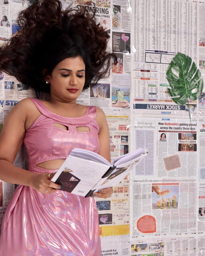 రీసెంట్ గానే స్టార్ మా లో ప్రసారం అయిన BB జోడి అనే డాన్స్ ప్రోగ్రామ్ లో ముక్కు అవినాష్ తో కలిసి పార్టిసిపేట్ చేసిన విషయం తెలిసిందే.